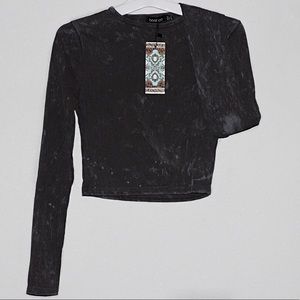 Acid wash long sleeve crop: Boohoo